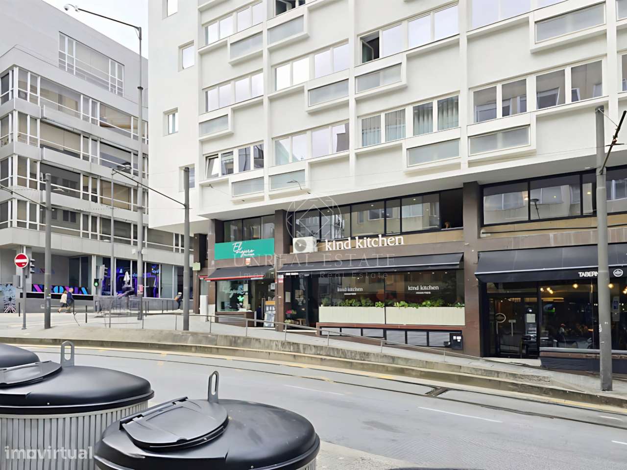 Apartamento T0 , novo, inserido em um edifício totalmente remodelado n-7