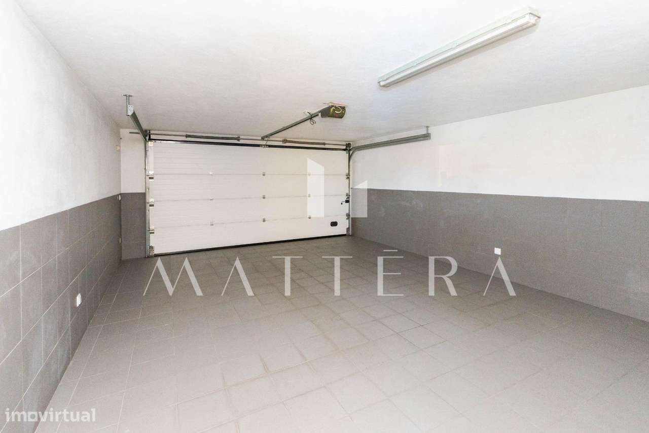 Moradia térrea T2+1 com jardim e garagem | Grijó-24