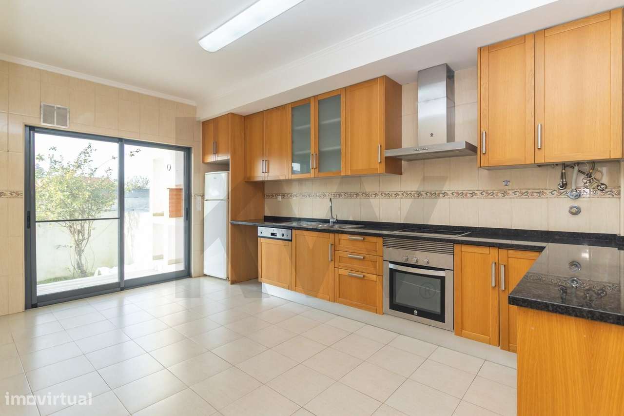 Moradia T6 Exclusiva c/ Moradia T2 e Anexo | Oportunidade para Lar/Mul - Grande imagem: 2/60