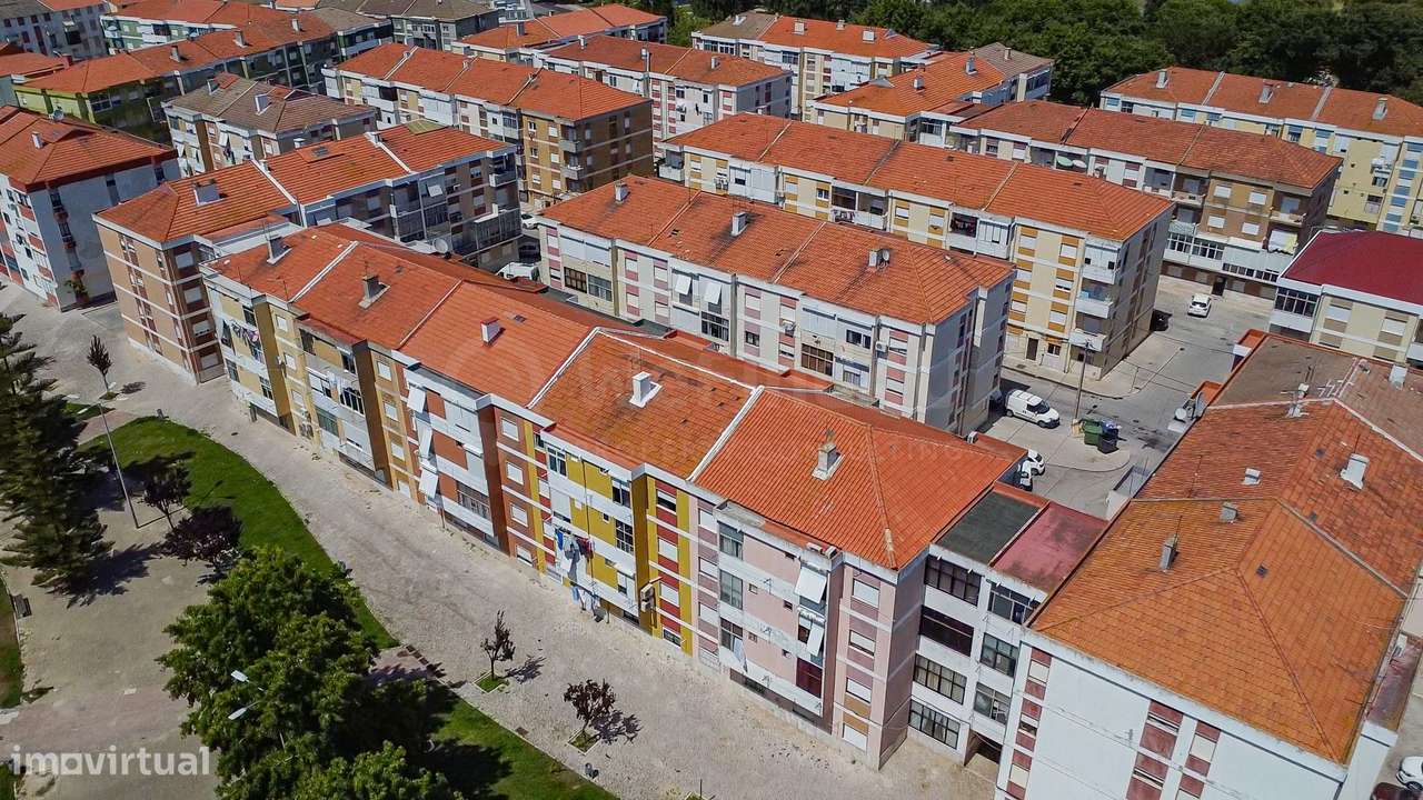 T2 Totalmente Remodelado - Baixa da Banheira-35