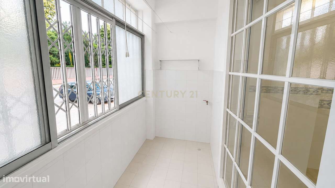 T1+1 com 86,98 m² junto ao Metro do Lumiar-8