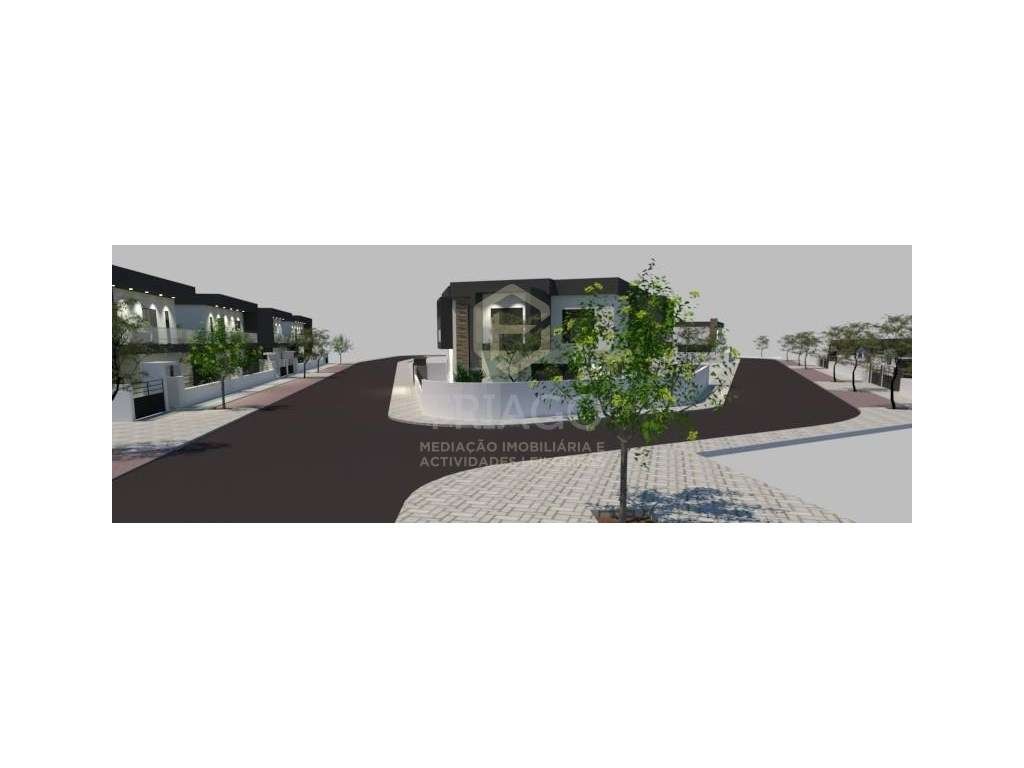 Moradia T5 no Centro Samora Correia - Um Exclusivo Triago-7