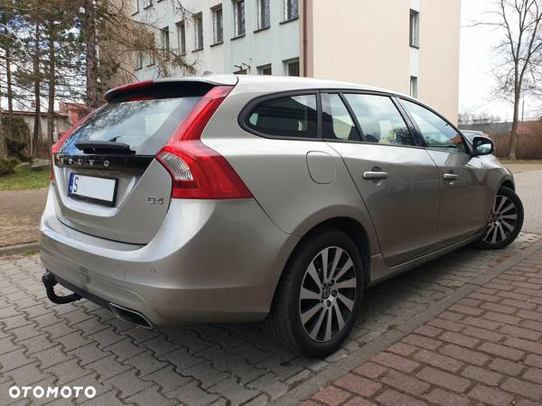 Volvo V60 D4 Summum - 3