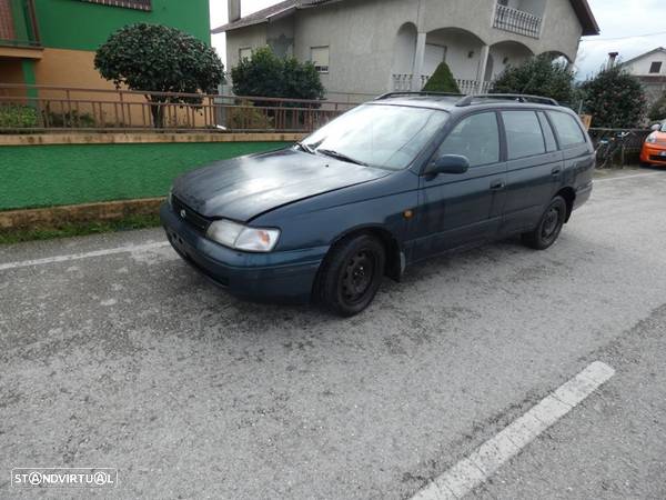 Toyota Carina SW de 1996 para venda de peças - 1