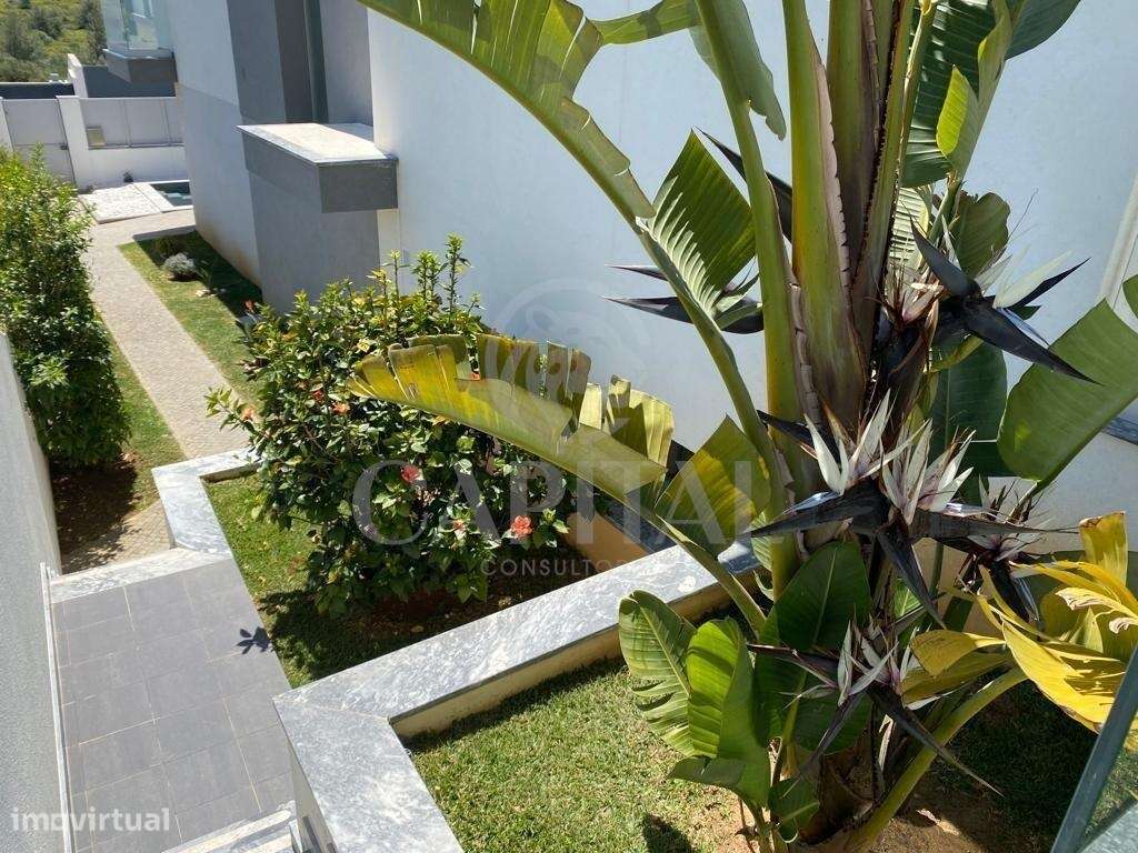 MORADIA T4 CONTEMPORÂNEA NO ZAMBUJAL, ALCABIDECHE-23