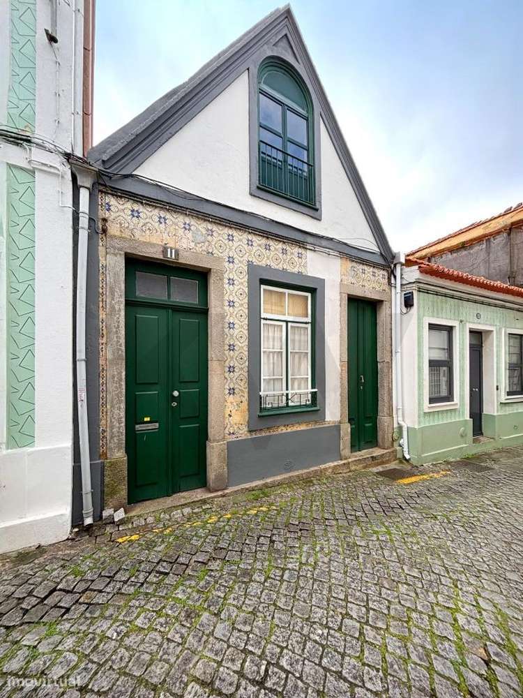 Moradia T2 Térrea com Sótão Beira Mar (para recuperar)-16