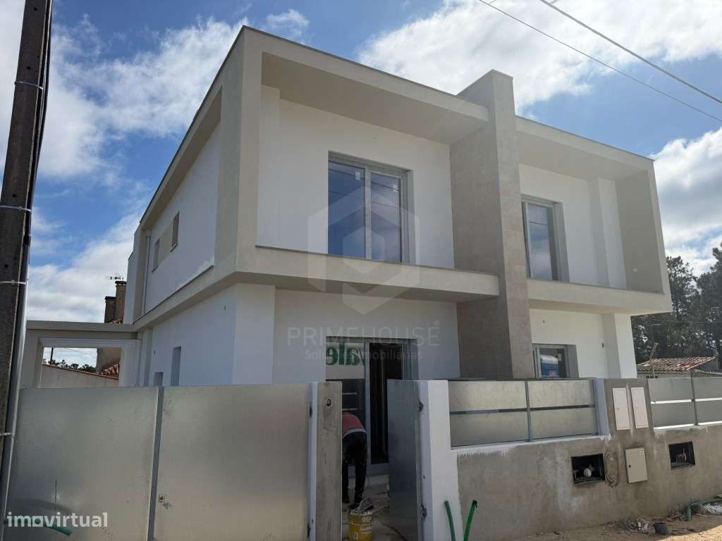 Moradia geminada T3 com 2 suites quarto r/c - Grande imagem: 2/15