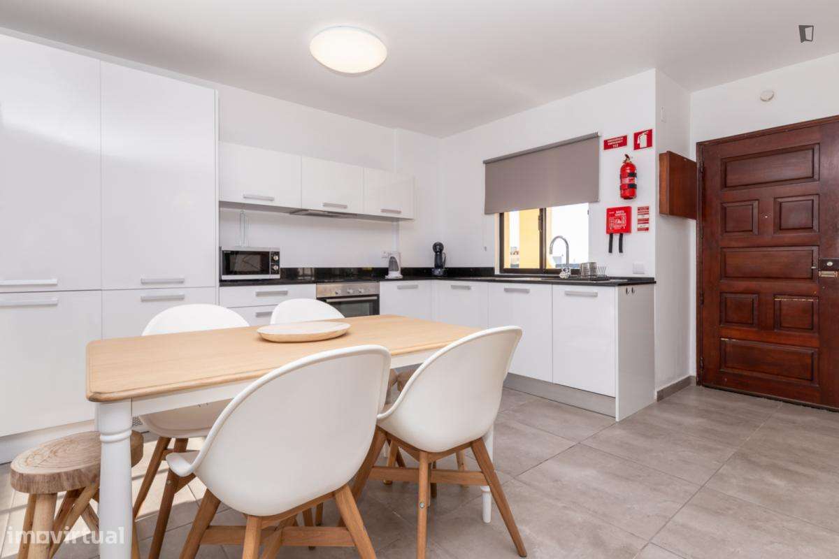 Apartamento com 2 quartos - localizado em Faro - Grande imagem: 4/26