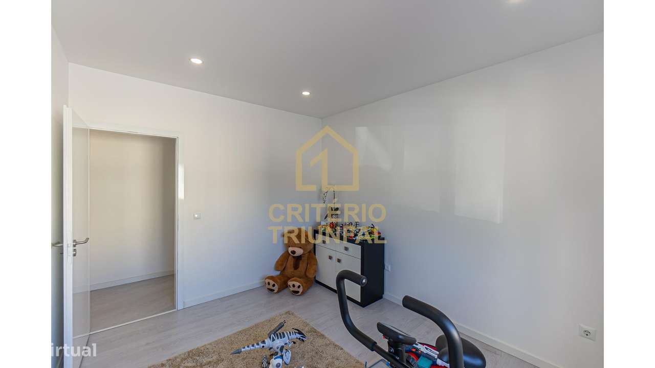 Apartamento T3 em Perozelo-20