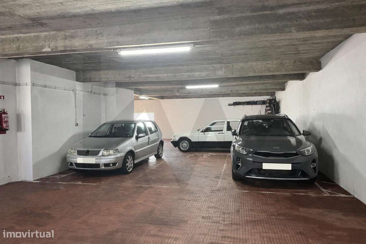 Apartamento T3 em São João da Talha, com vista rio e lugar de parqueam-16