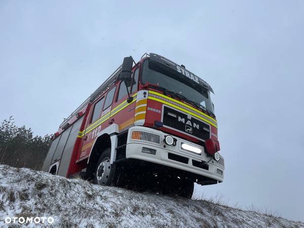 MAN STRAŻ POŻARNA POŻARNICZY LF-16 4x4 CNBOP Rosenbauer! Schilingman! Rotzler Nowy Brend 2021! Wyciągarka 18t Reduktory! Blokady! Maszt Doświetlacze Halogeny dalekosiężne 360•Stopni! i do poszukiwań LED-oświetlenia pola pracy w obrębię kilku set metrów! Szybkie natarcie Wysokie prześwity Idealny!!! - 33