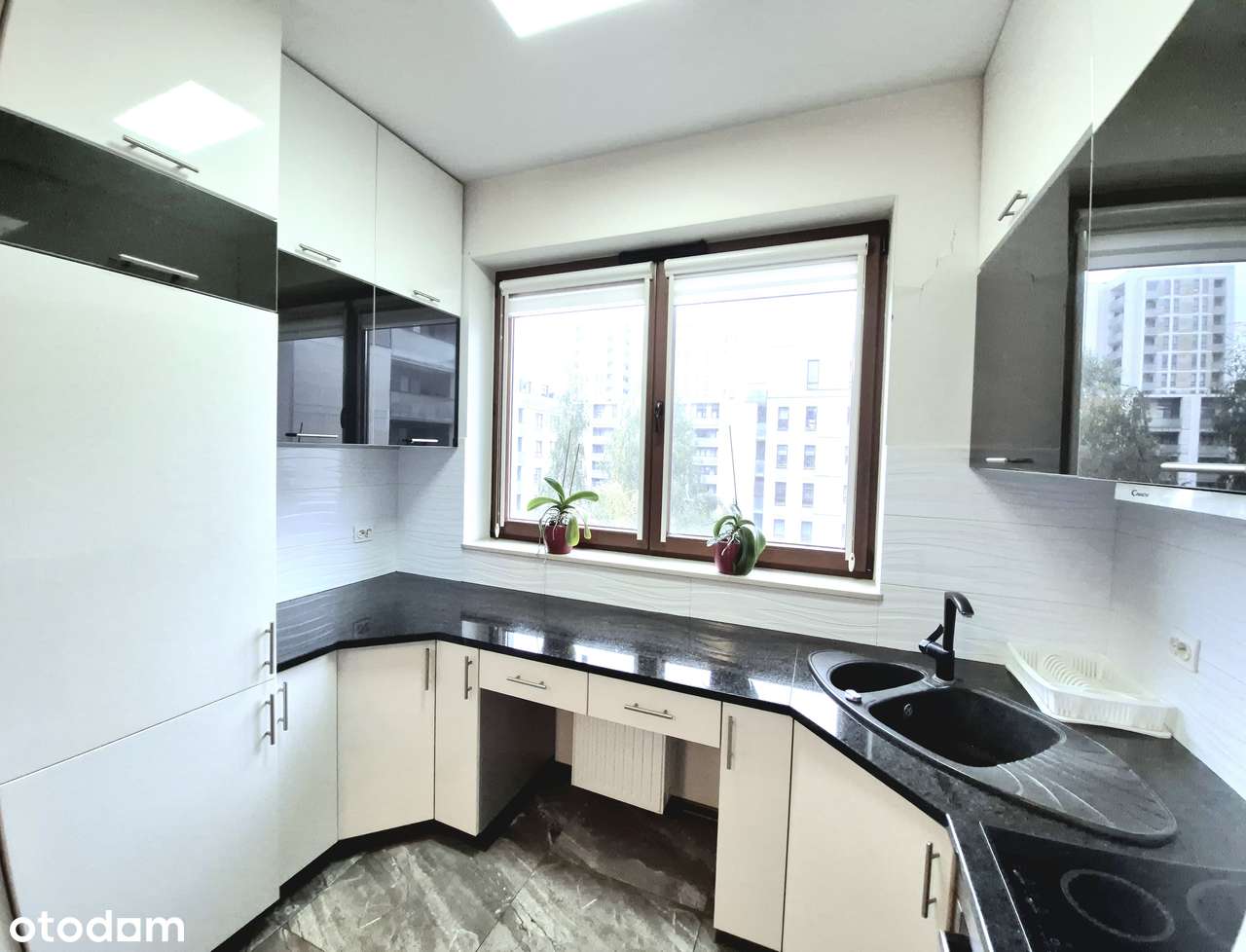 Cichy apartament z balkonem, garaż i komórka w cenie - Pełny obrazek: 3/13