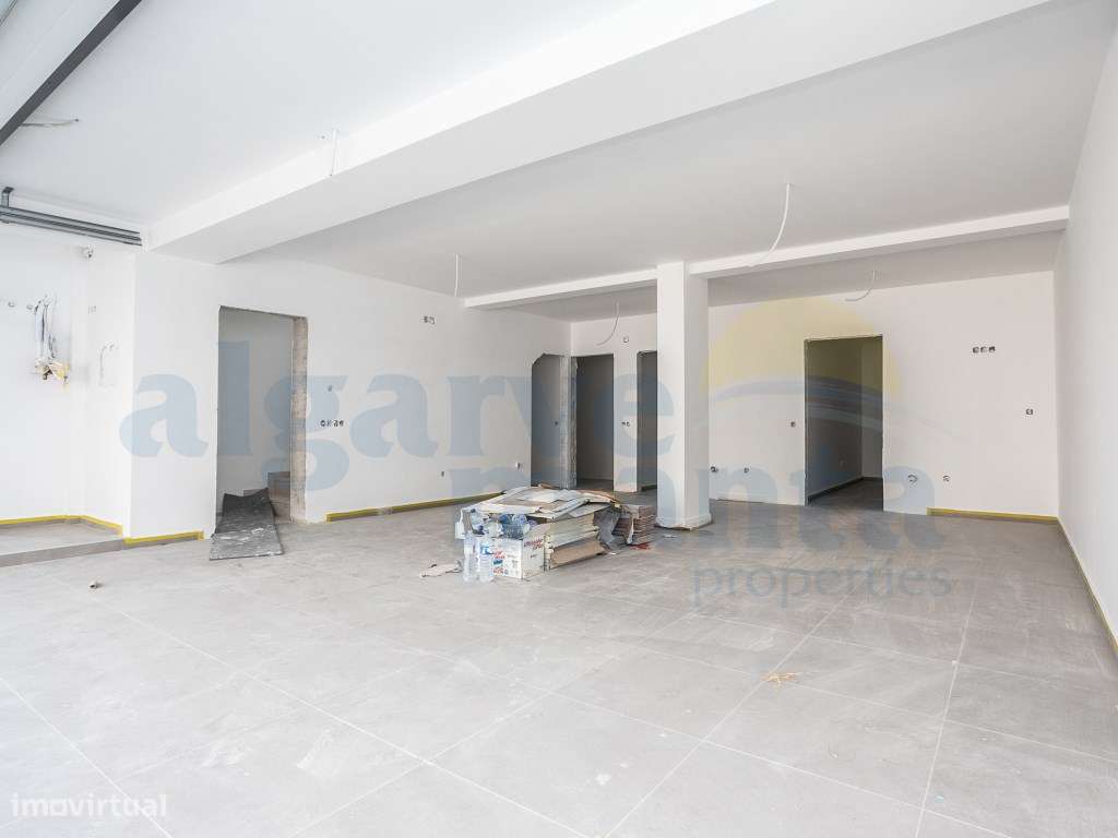 Moradia T4 de Arquitetura Contemporânea com Piscina, Rooftop e Vist...-38