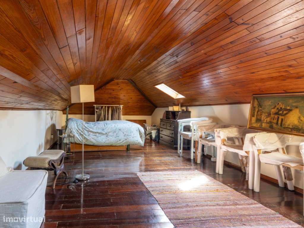 Apartamento T4 Duplex na Parede-40