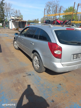 Renault Laguna 2 na części - 12