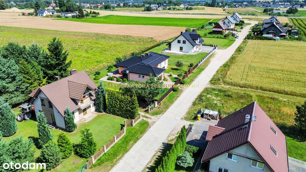 Działka budowlana z mediami obok Żukowa-10