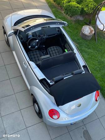 Volkswagen New Beetle 1.6 - 24