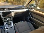 Volkswagen Passat Variant 2.0 TDI SCR DSG BlueMotion Highline - 18