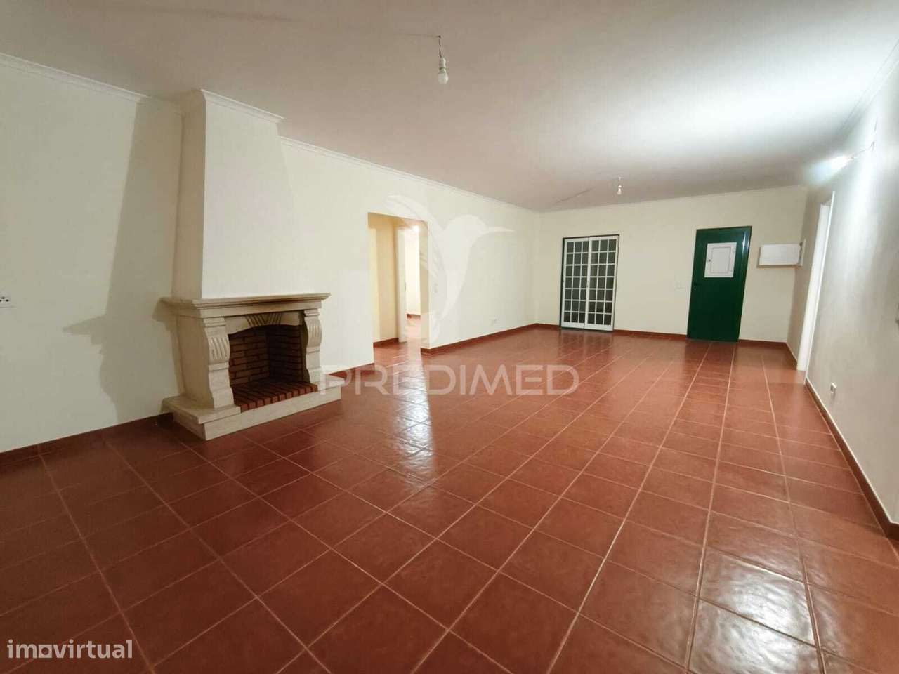 Moradia V3+2 c/ piscina e grande espaço exterior - Grande imagem: 5/34