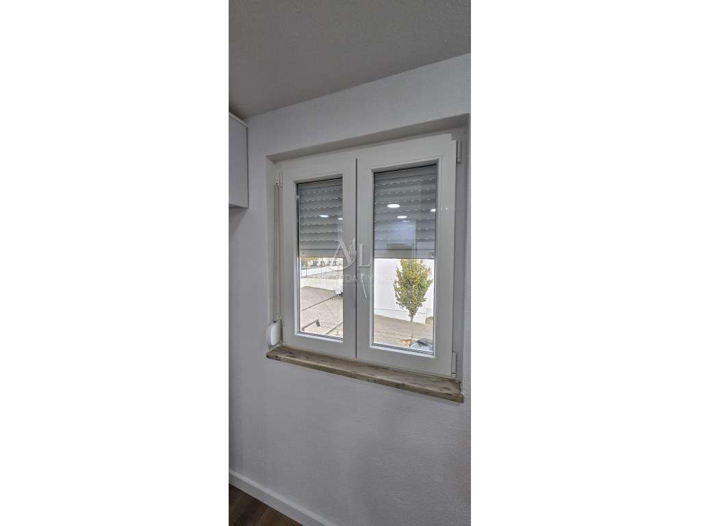 Apartamento de T2 remdoelado na camarinha-14