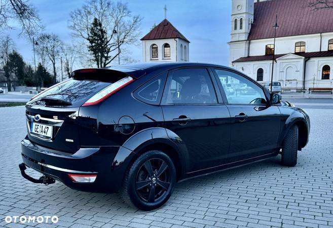 Ford Focus Turnier 1.8 Ghia - 36