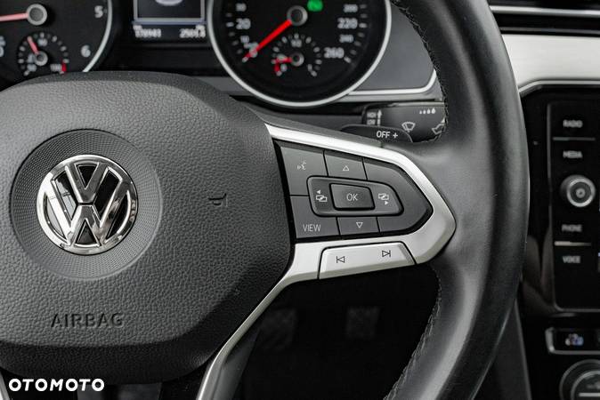 Volkswagen Passat 2.0 TDI Elegance DSG - 21