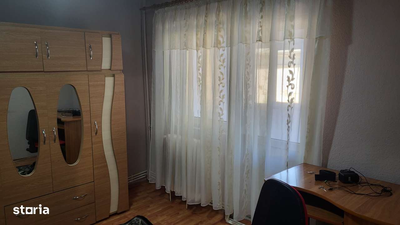 Apartament 2 camere, situat etaj 1 in bloc P+4E - zona Hotel Vrancea. - Imagine principală: 4/14