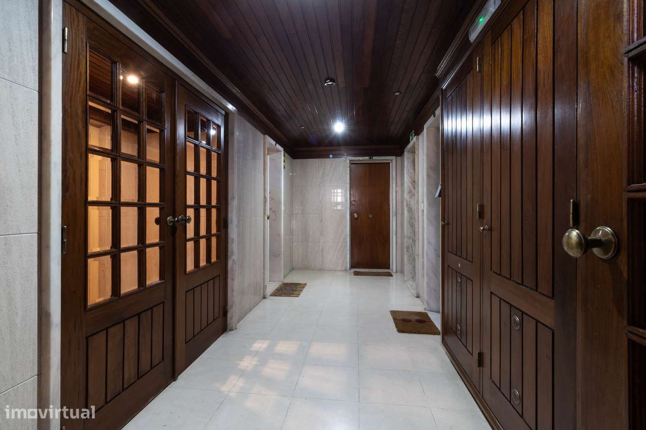 T3 Av. João XXI | 200m2 | 2 Elevadores | 2 Parqueamentos | Arrecadação-30