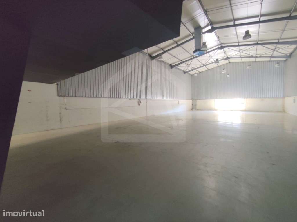 Armazém Industrial em São João da Madeira - Grande imagem: 5/30