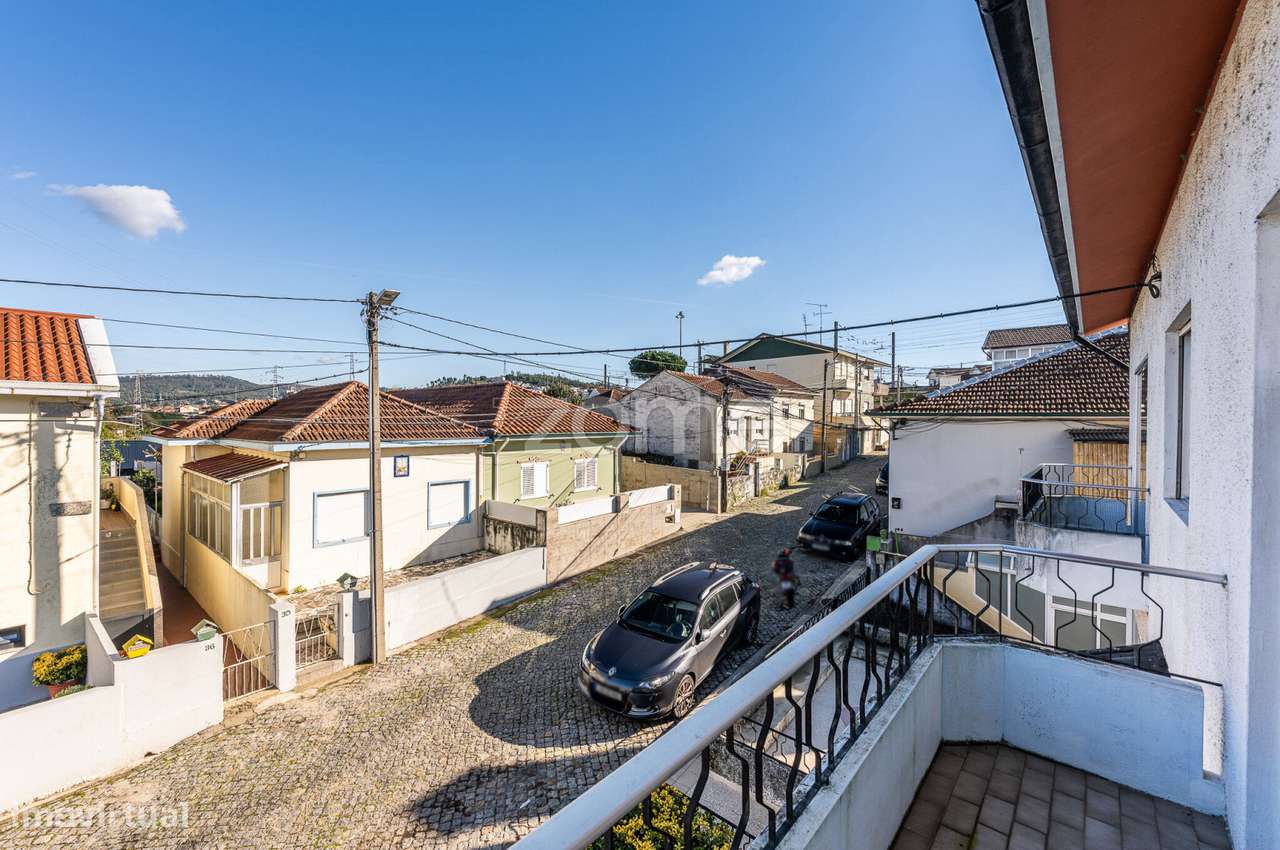 Apartamento T3 em Ermesinde com garagem Box-24