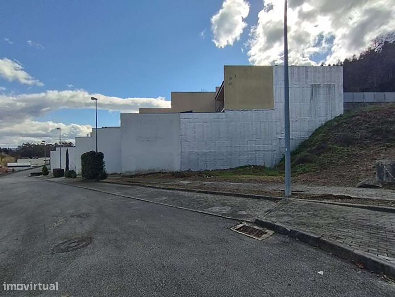 Moradia Gaveto em Estrutura a 3 minutos do centro de Vila Verde-8