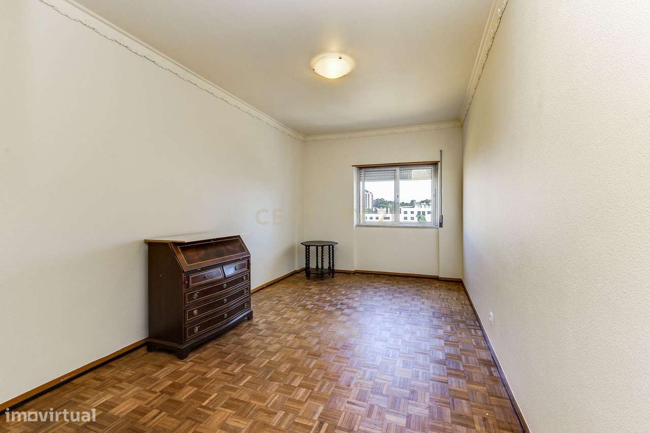 Apartamento T1 com garagem  e vista deslumbrante sobre Monsanto - Grande imagem: 2/20