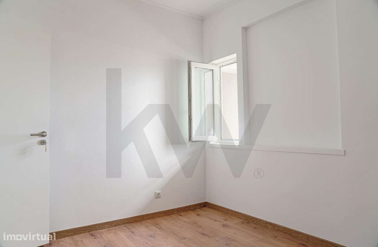 Apartamento T1 totalmente remodelado na Rua Vasco da Gama Fernandes --8