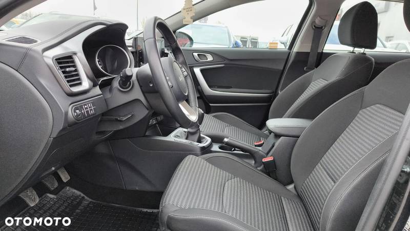 Kia Ceed 1.5 T-GDI M - 24