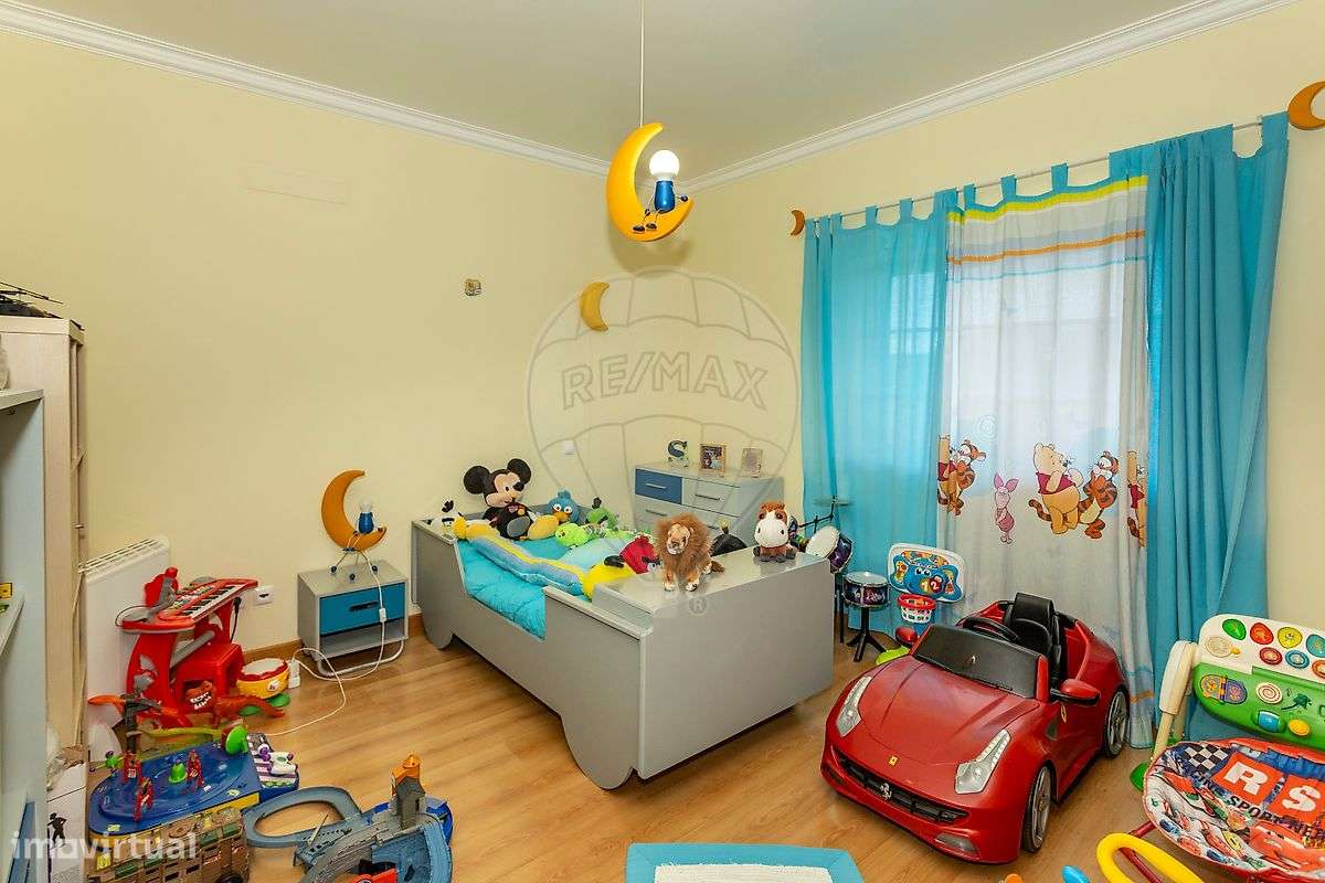 Moradia T4 para venda-10