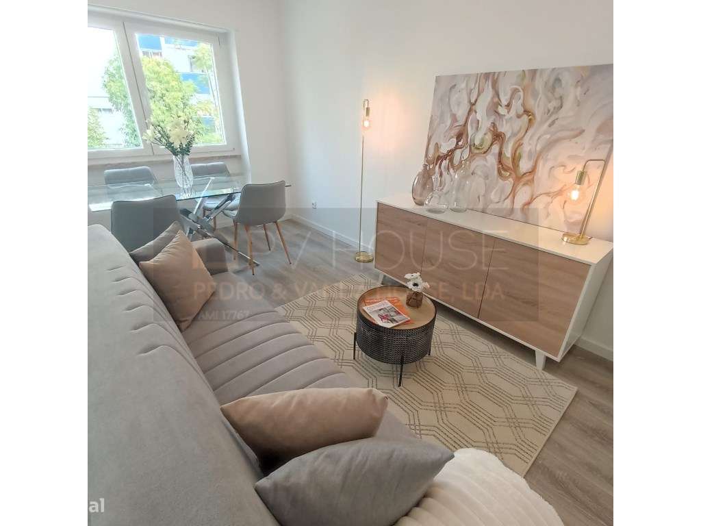 Apartamento T2 São domingos de Benfica Rua Antonio Nobre nº24 1º andar-9