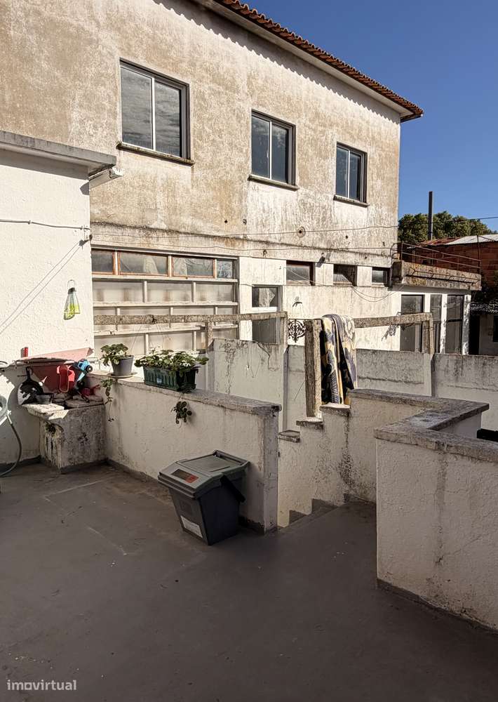 Moradia T3 pronto a habitar com jardim e terraço-7