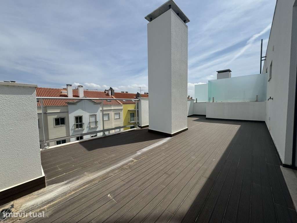 T4 Duplex Moderno com Terraços Amplos|Churrasqueira|Garagem Box-18