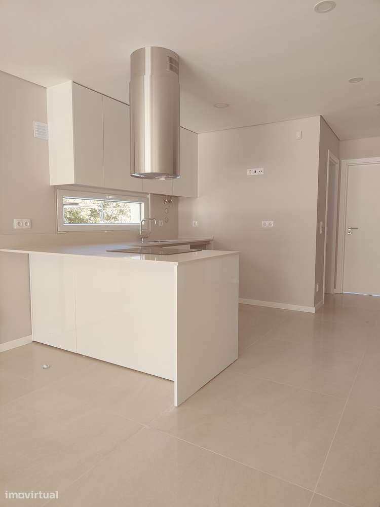 Moradia T3 com 2 Suítes - Grande imagem: 2/56