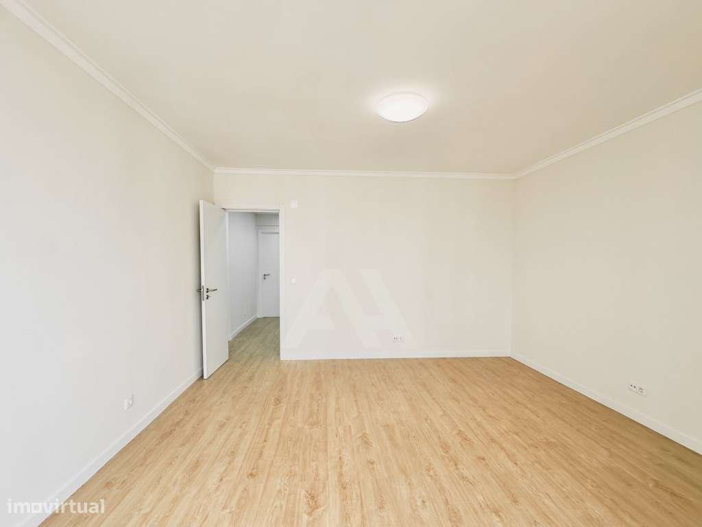 Apartamento T2 com Vista Mar em São João do Estoril - Grande imagem: 4/16