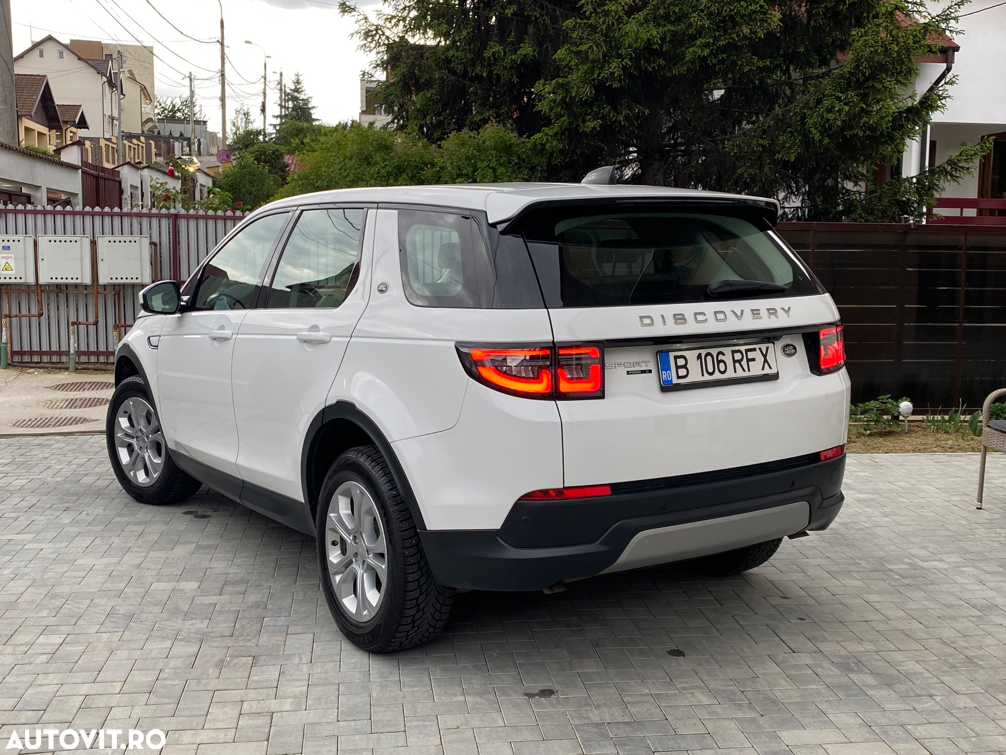 Land Rover Discovery Sport 2.0 P200 MHEV SE - 33