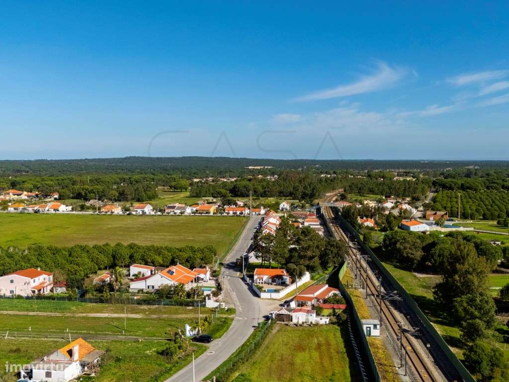 Moradia térrea com logradouro, piscina e estacionamento em Grândola-16