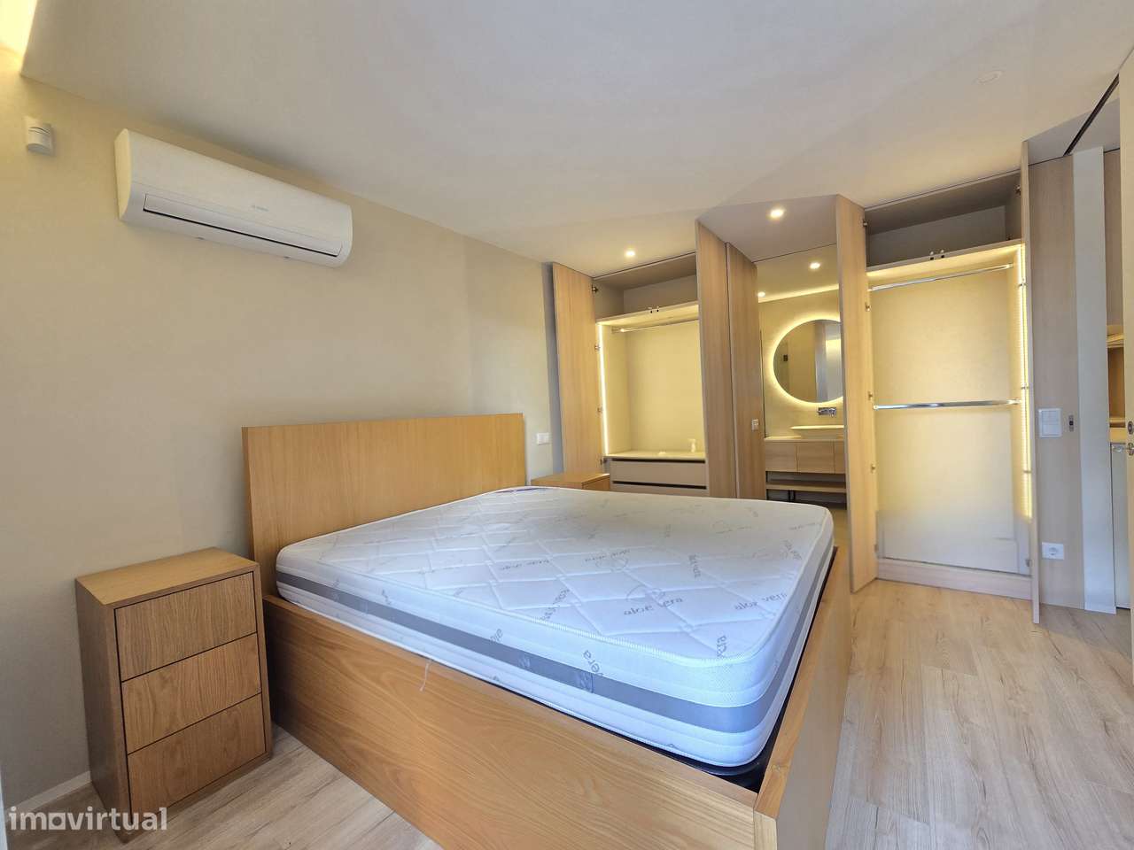 Apartamento T1 com terraço Seminovo.-7