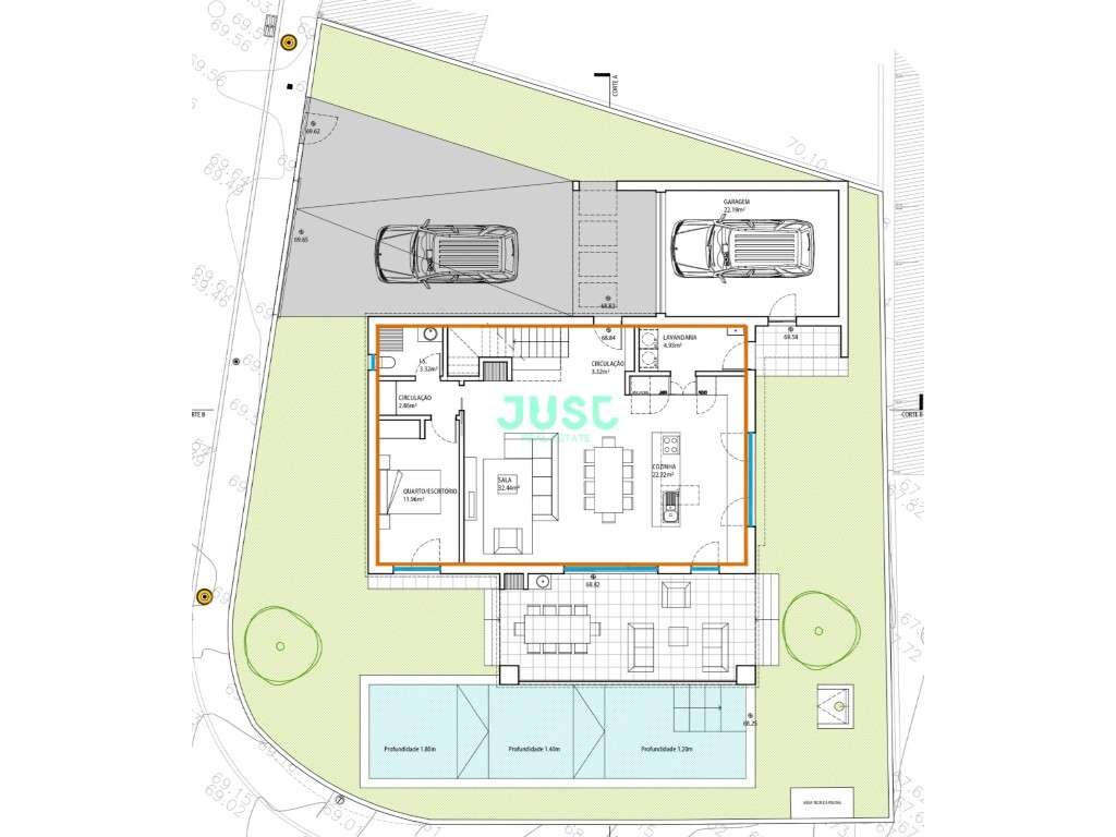 Moradia isolada, T4 com piscina e garagem na Charneca da Caparica-21