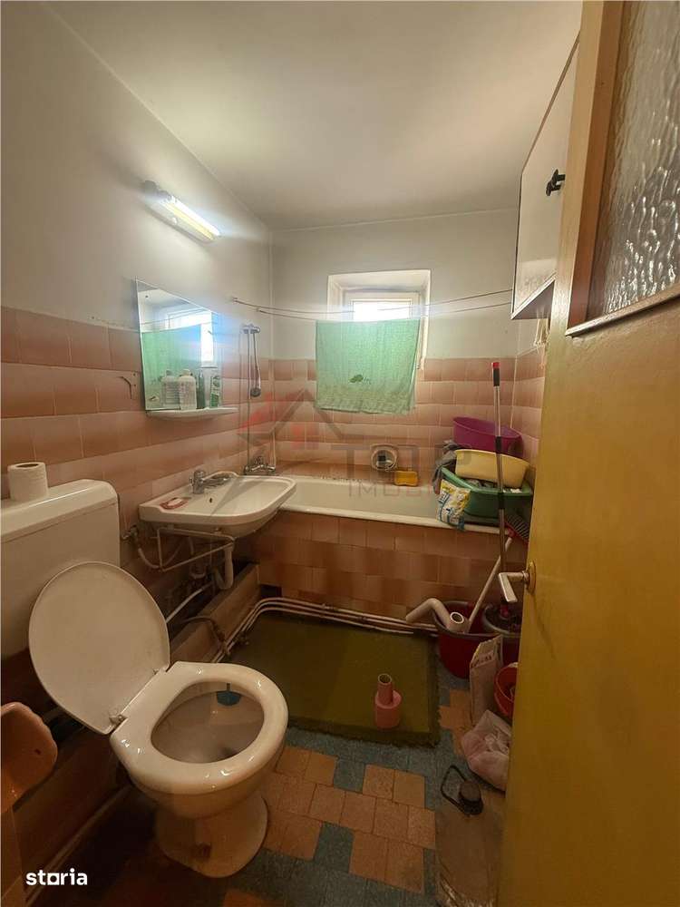 Apartament cu 3 camere  decomandat, 2 bai - Pacurari - Neculau-6