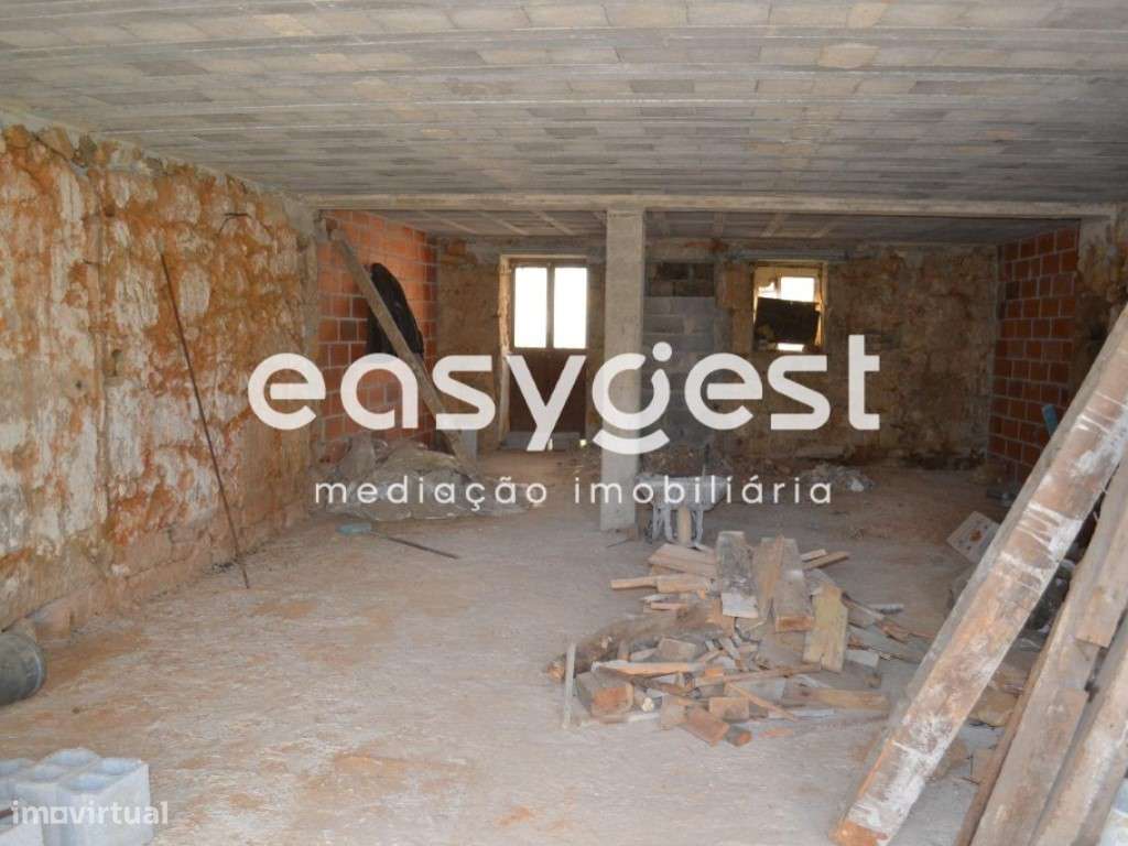 Moradia em pedra com vistas para a Serra da Estrela - Santiago - Grande imagem: 5/21