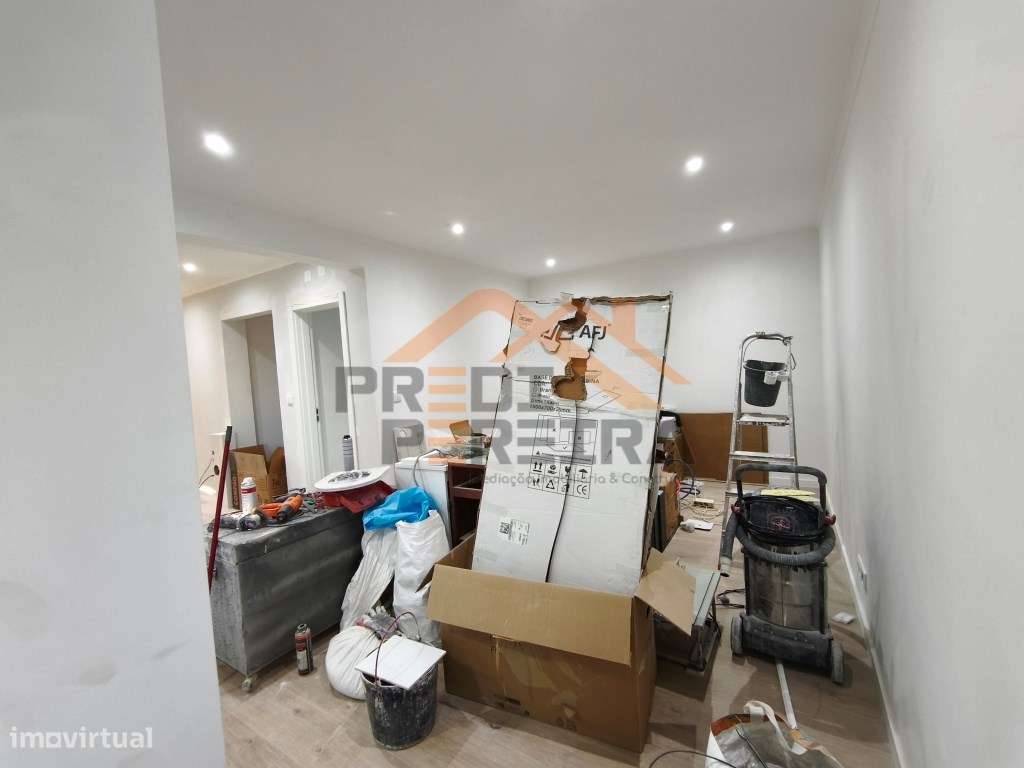 Apartamento com duas frentes, uma varanda e vista desafogada. - Grande imagem: 5/26