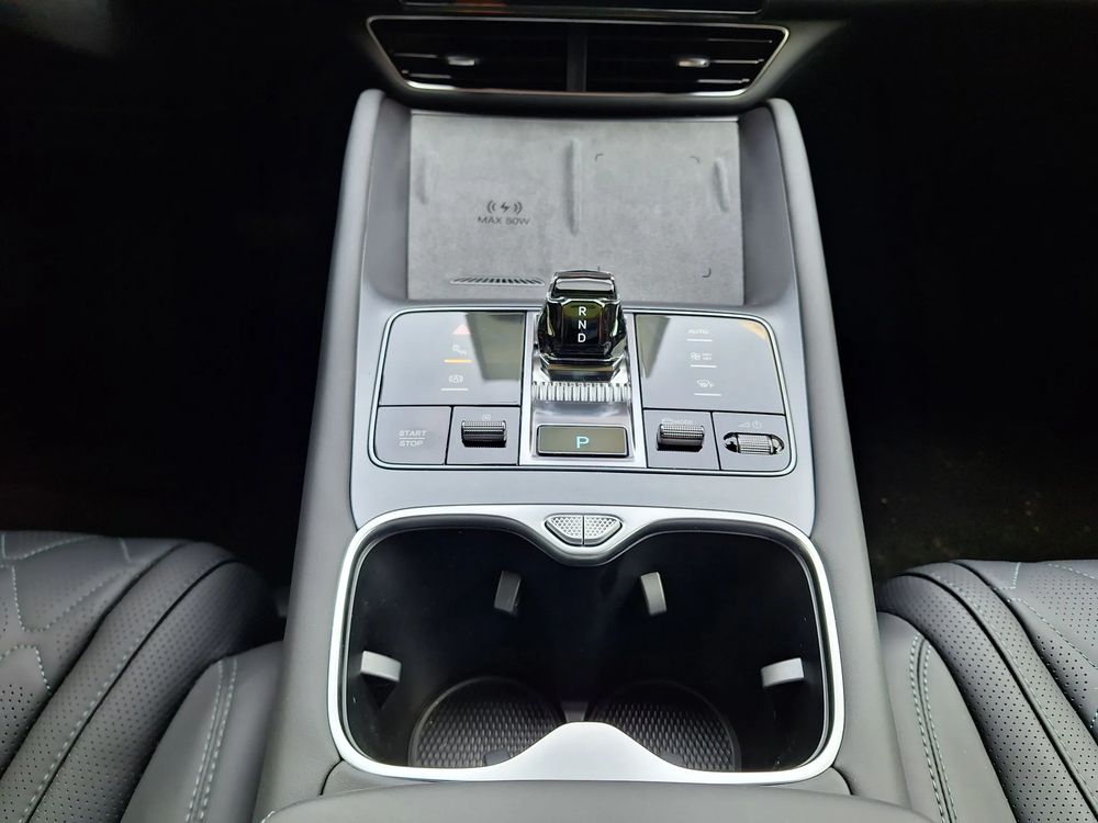 DEMO / 4,5 S (0-100 km/h) / Zasięg 502 km / Head-Up / Dynaudio®