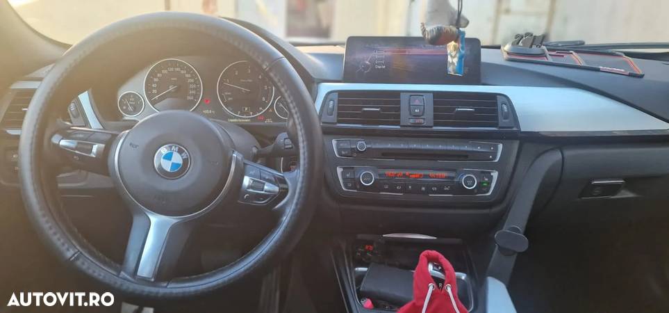 BMW Seria 3 320d Sport-Aut. - 11