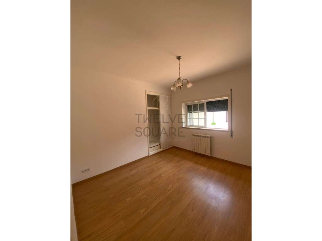 Moradia T2 com Logradouro Exterior no Reguengo do Fétal, Batalha-8